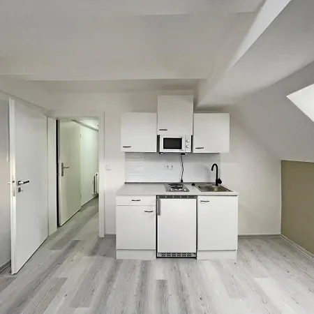 Schickes Fuer 3 Personen Schlafcouch * Bernstadt (Alb-Donau)